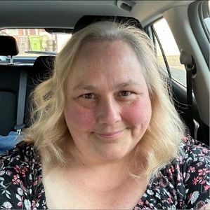 Meet your Posher, Suzanne